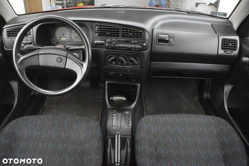 Volkswagen Golf 1.8 CL - 17
