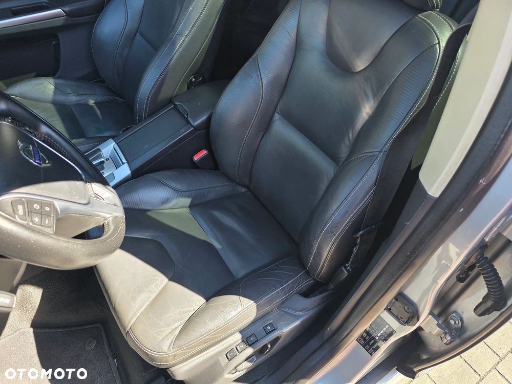 Volvo XC 60 D5 AWD Geartronic Summum - 24