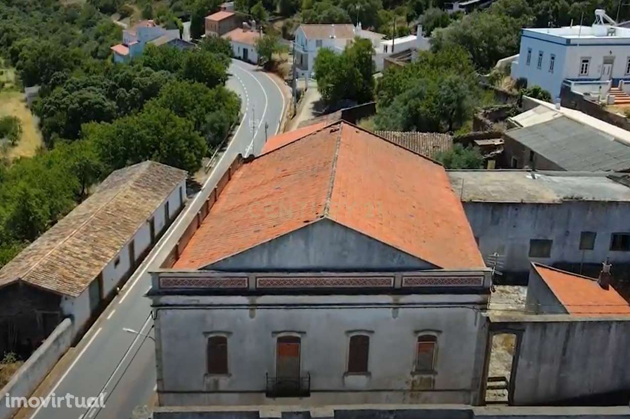 Moradia com 662m2, anexos e logradouro, para recuperação em Ponte de S - Grande imagem: 3/40