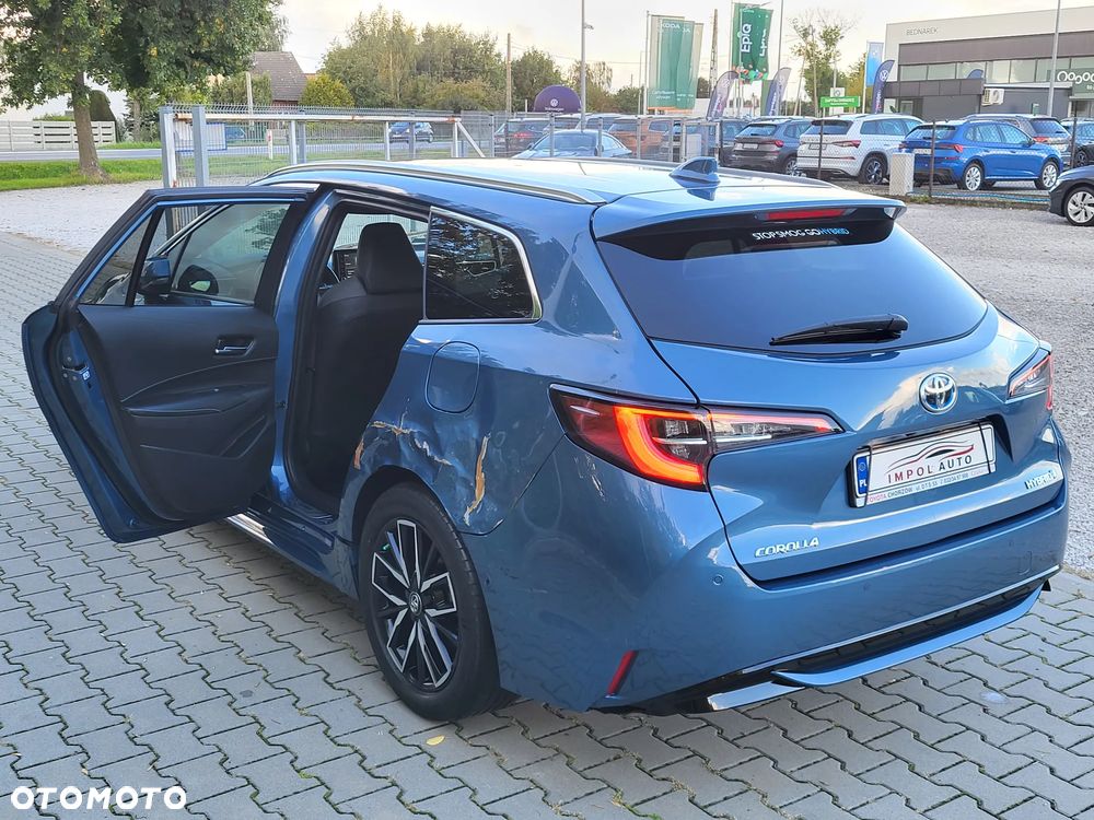 Toyota Corolla 2.0 Hybrid Executive - 31