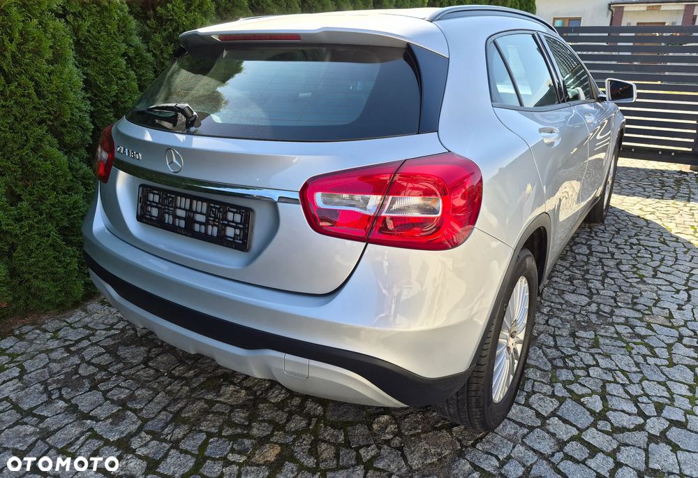 Mercedes-Benz GLA 180 Activity Edition - 17