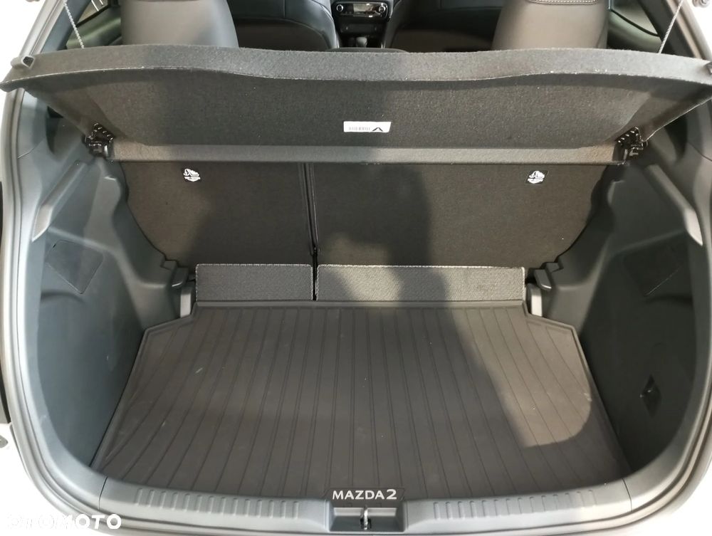 Mazda 2 Hybrid - 3