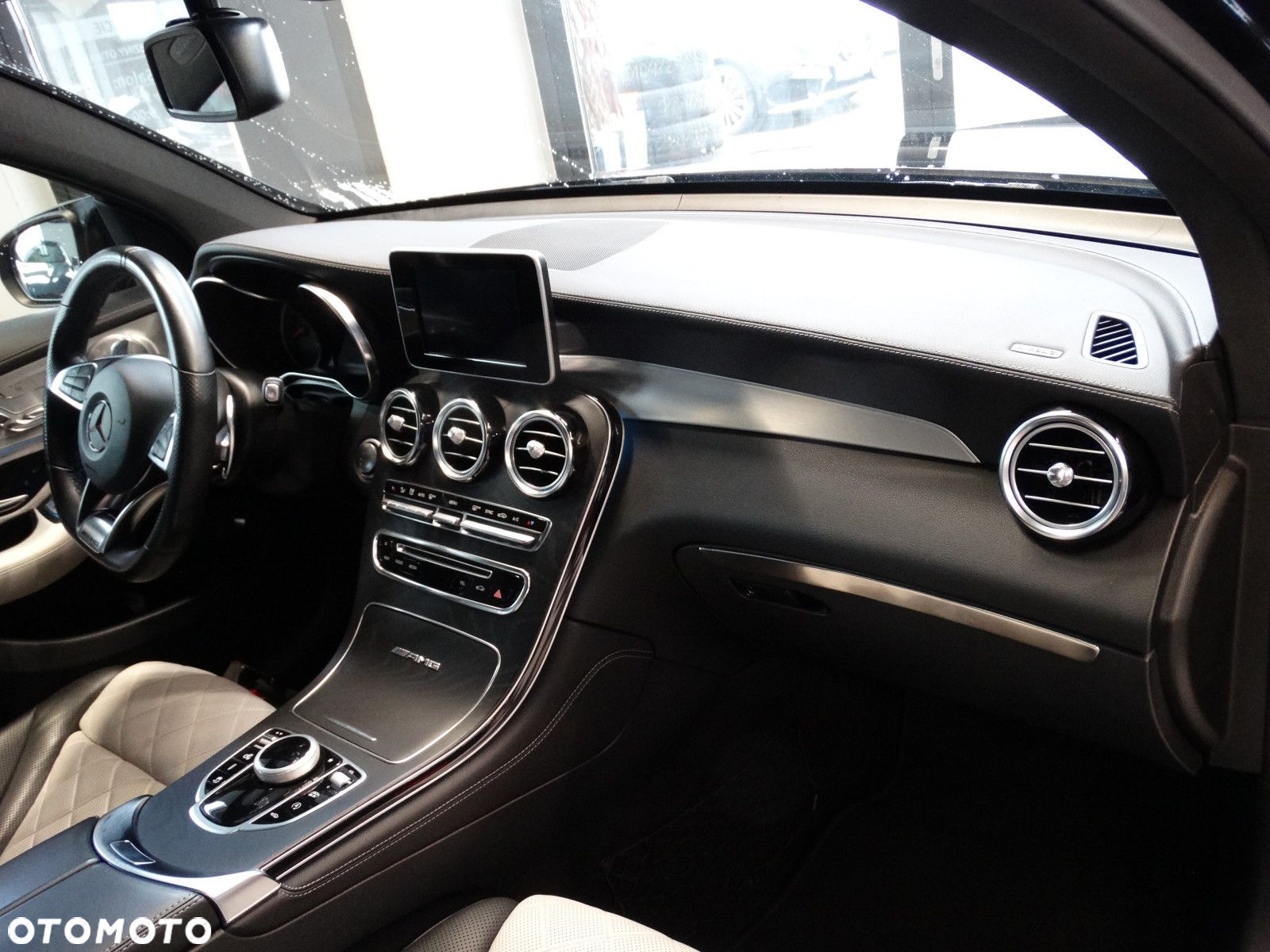 Mercedes-Benz GLC - 15