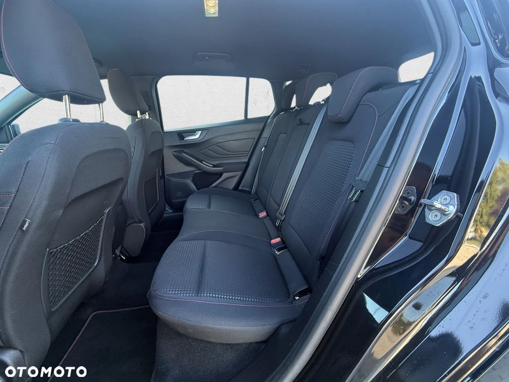 Ford Focus 1.0 EcoBoost mHEV ST-Line X - 23
