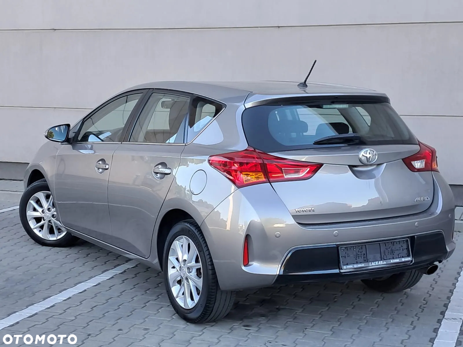 Toyota Auris 1.6 Valvematic START Edition - 3