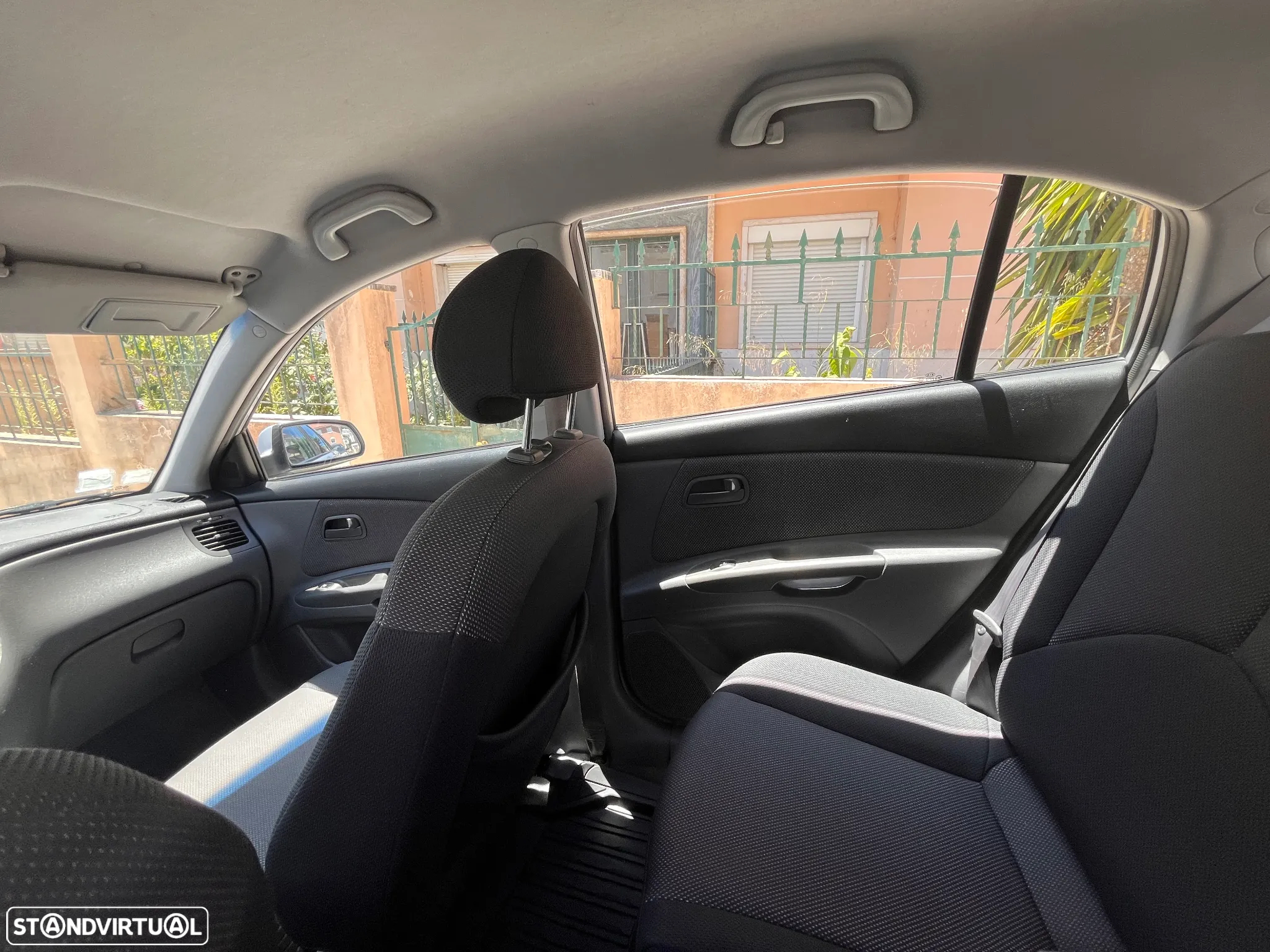 Kia Rio - 16