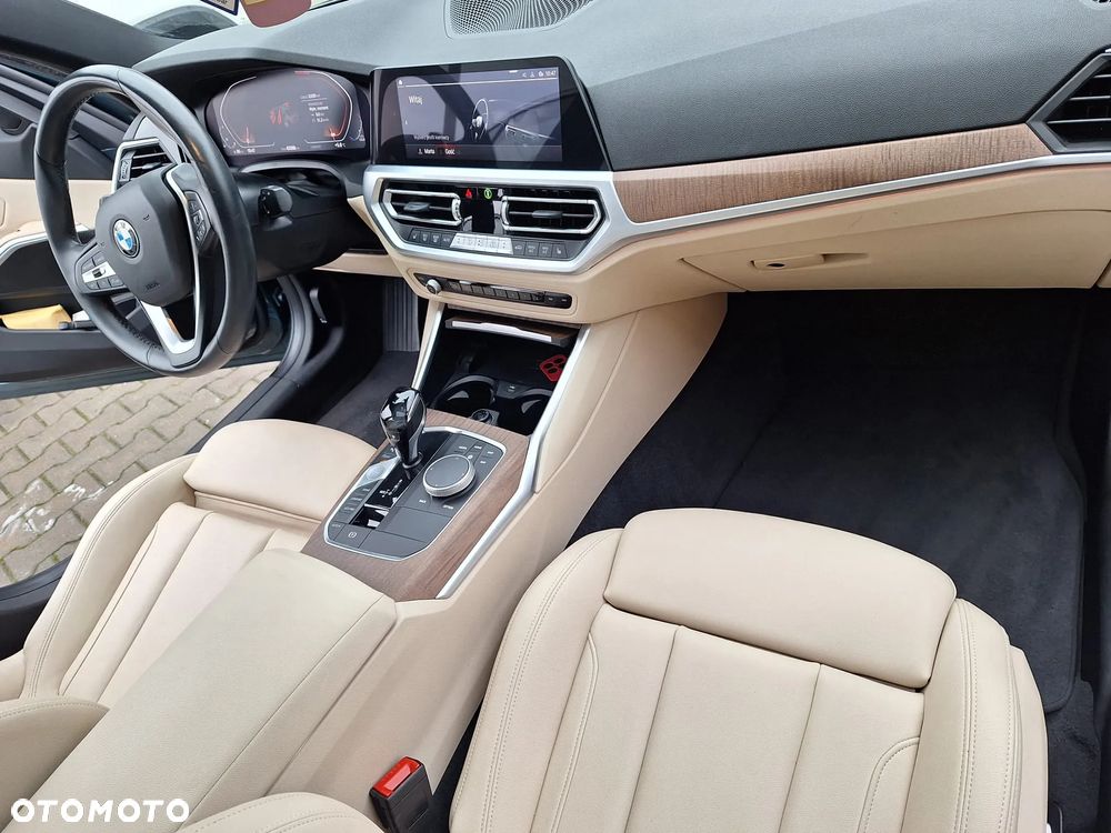 BMW Seria 3 330i Sport Line - 12