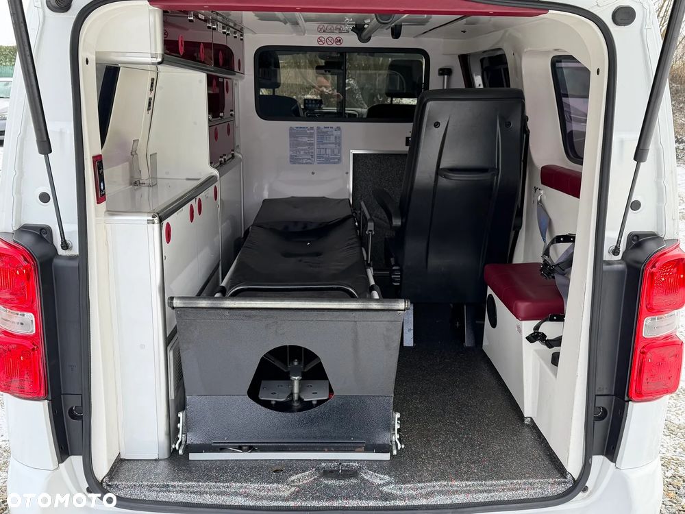Opel Vivaro Karetka Ambulans Ambulance Sanitarny EN1789 - 10