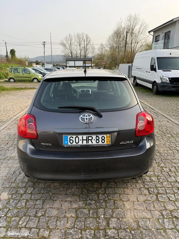 Toyota Auris 1.33 VVT-i Gold Edition - 6