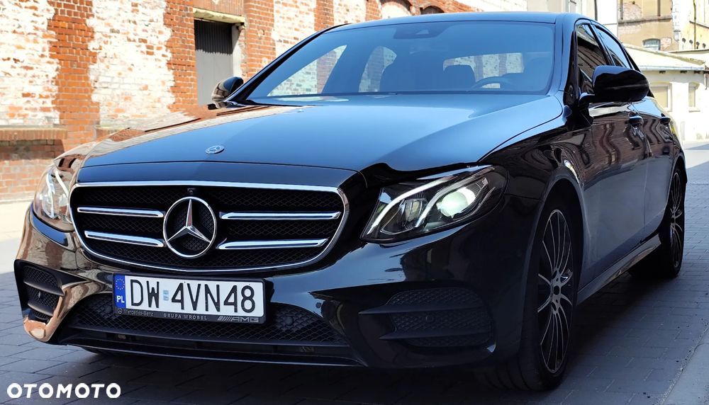 Mercedes-Benz Klasa E 300 9G-TRONIC AMG Line - 1