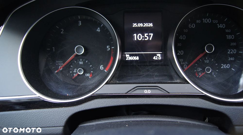 Volkswagen Passat 2.0 TDI (BlueMotion Technology) Comfortline - 17