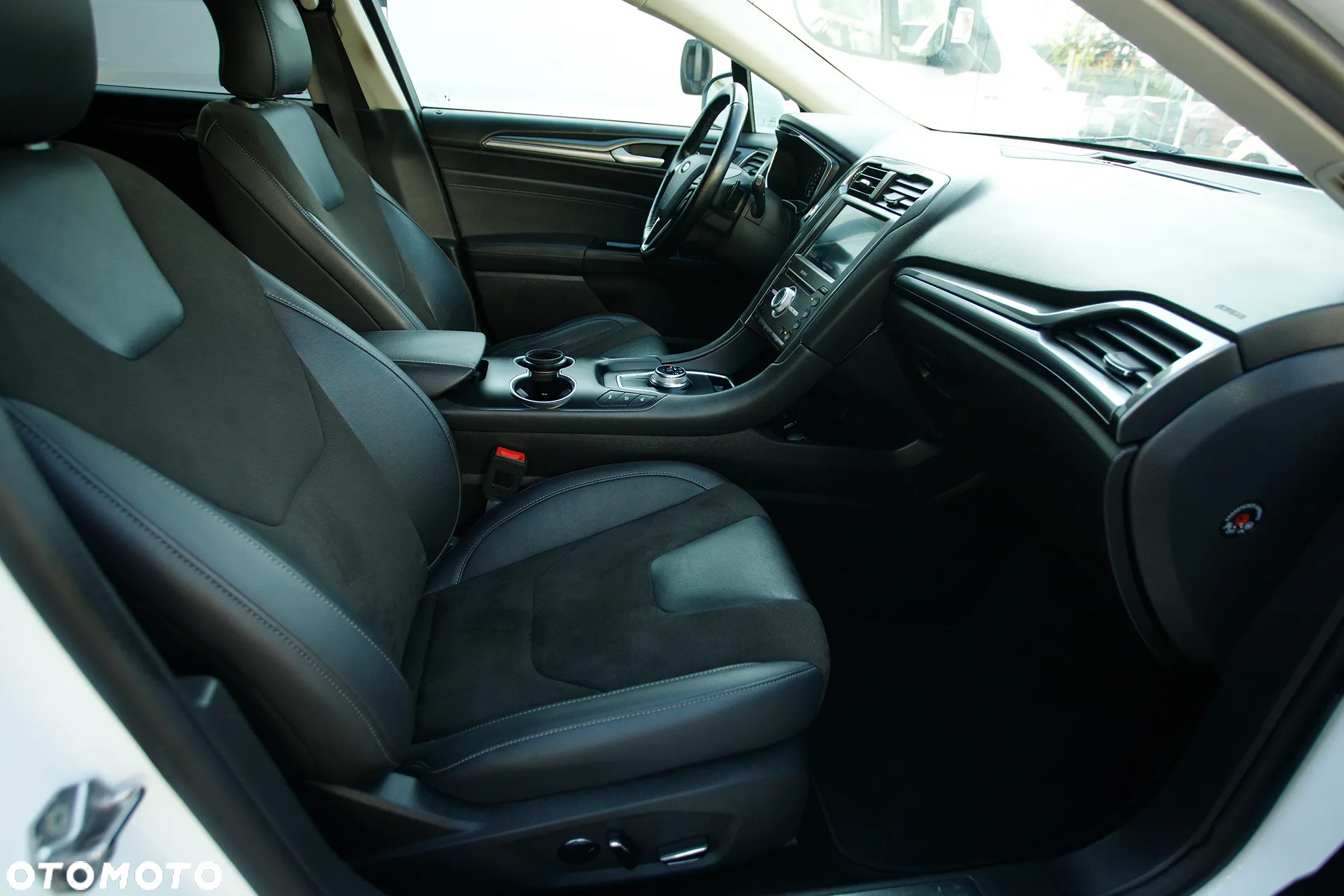 Ford Mondeo 2.0 EcoBlue Titanium - 25