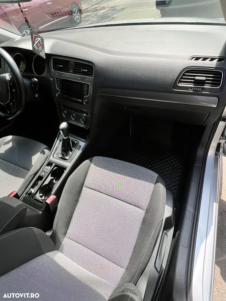 Volkswagen Golf - 21