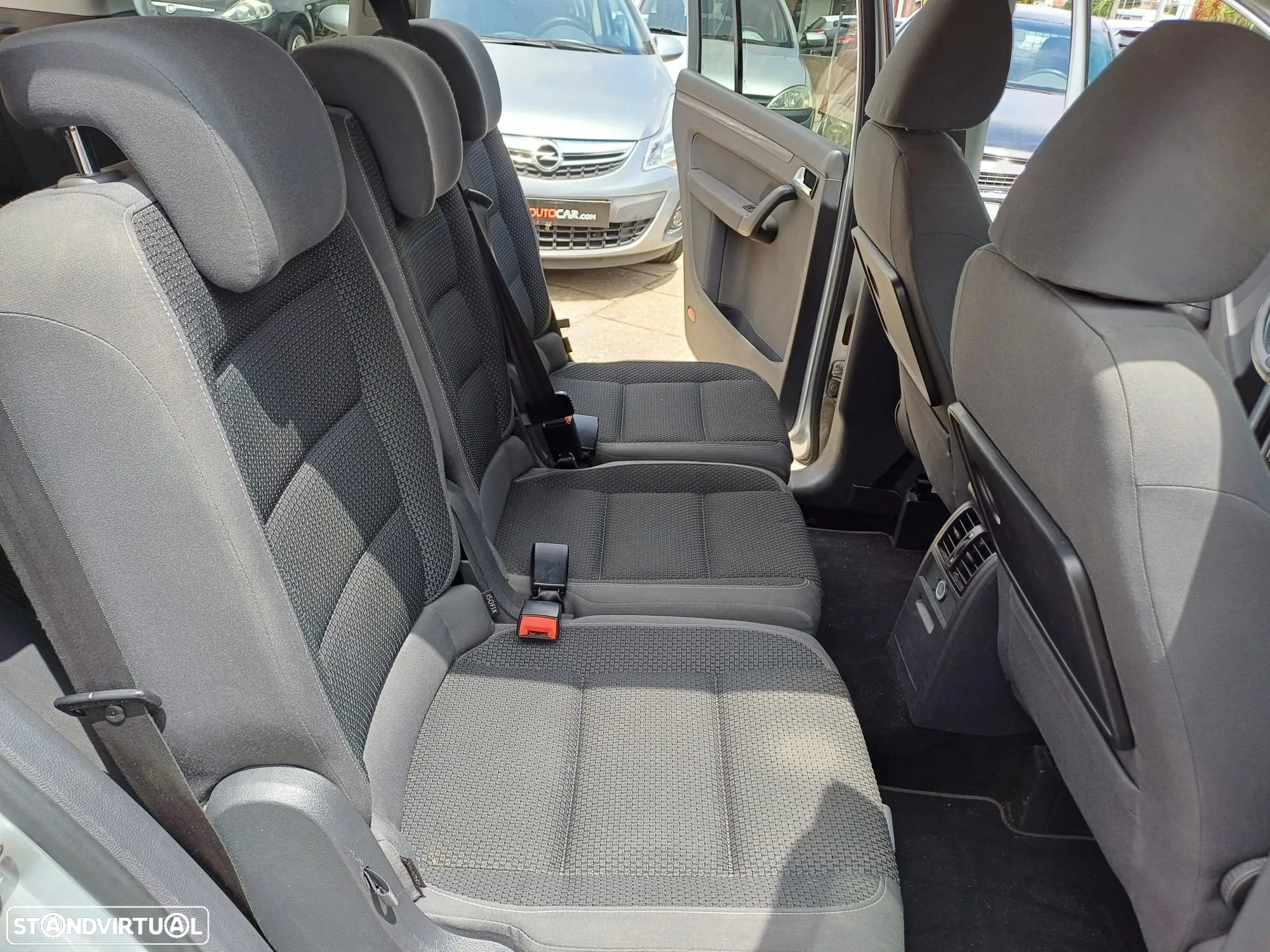 VW Touran 1.6 TDI Blue.Highline 7L - 17