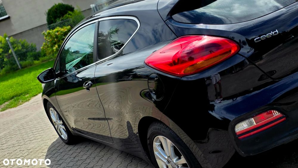 Kia Ceed 1.6 CRDi 115 Dream-Team Edition - 17