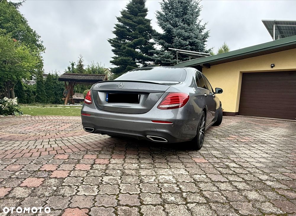 Mercedes-Benz Klasa E 220 d 9G-TRONIC - 16
