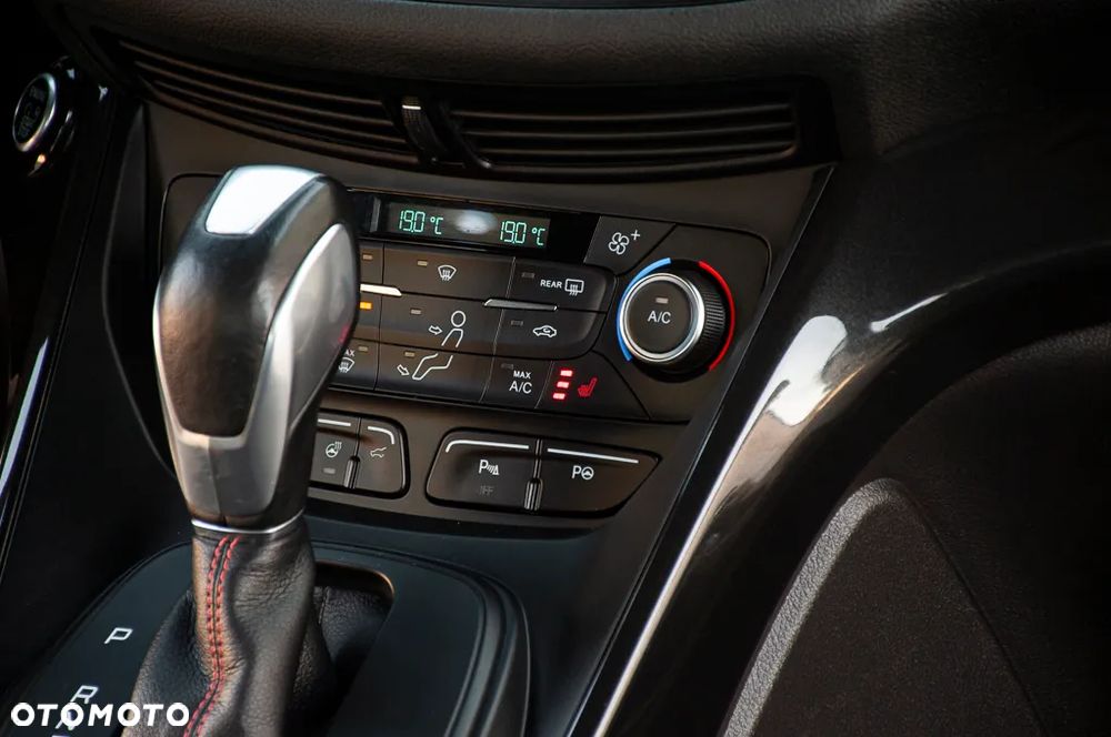 Ford Kuga 2.0 TDCi 4x4 ST-Line - 19