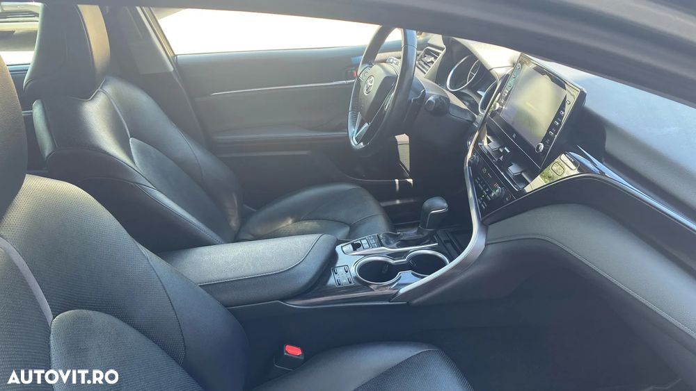 Toyota Camry 2.5 Exclusive - 6