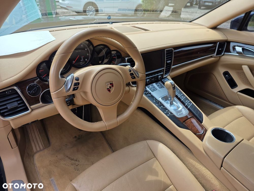 Porsche Panamera 4 PDK Platinum Edition - 15