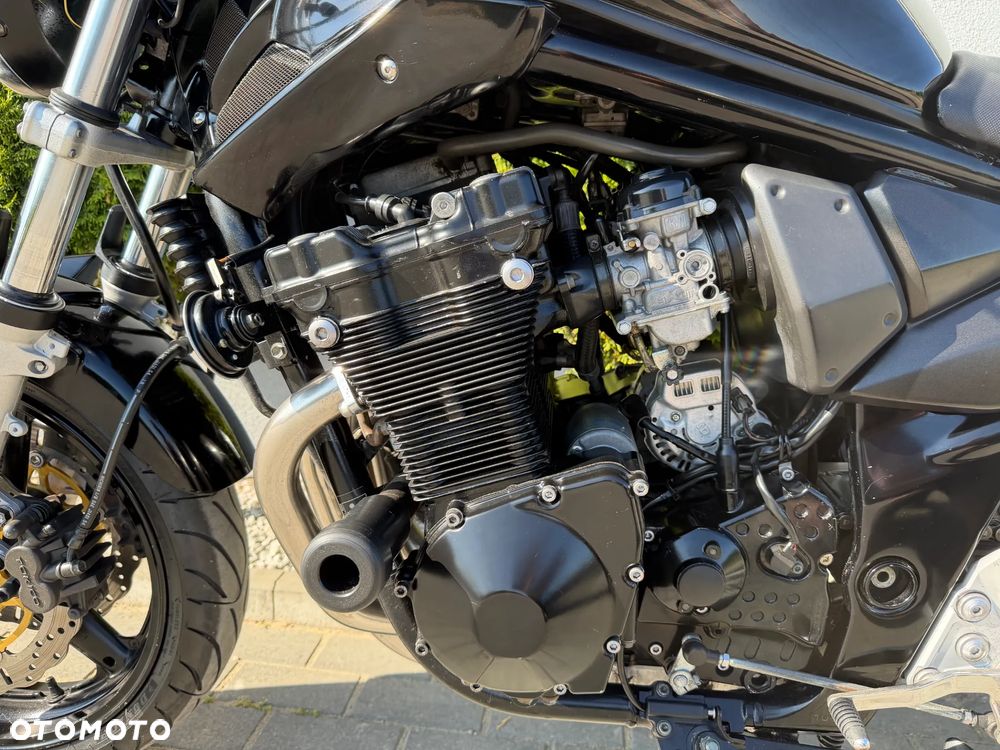 Suzuki Bandit - 32