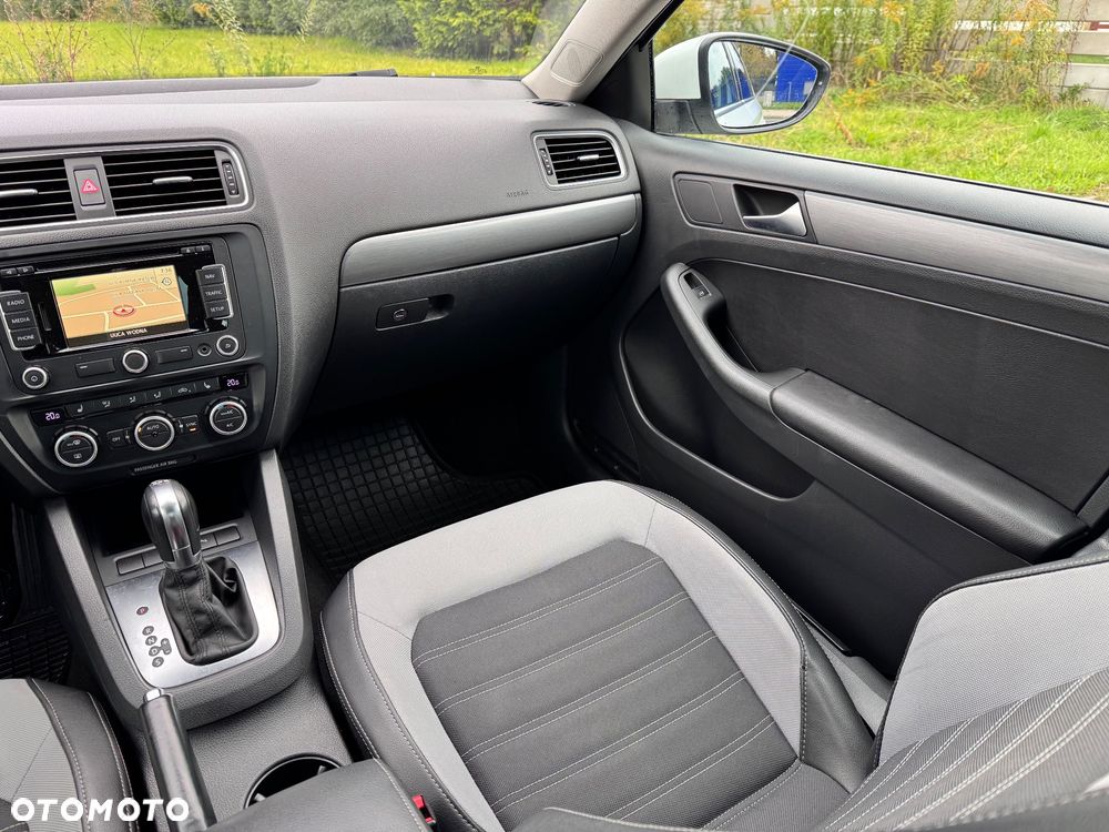 Volkswagen Jetta 1.4 TSI Highline DSG - 12