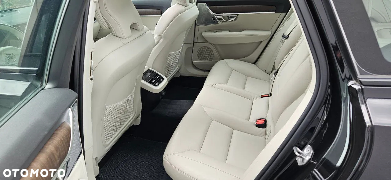 Volvo V90 Cross Country D5 AWD Pro - 25