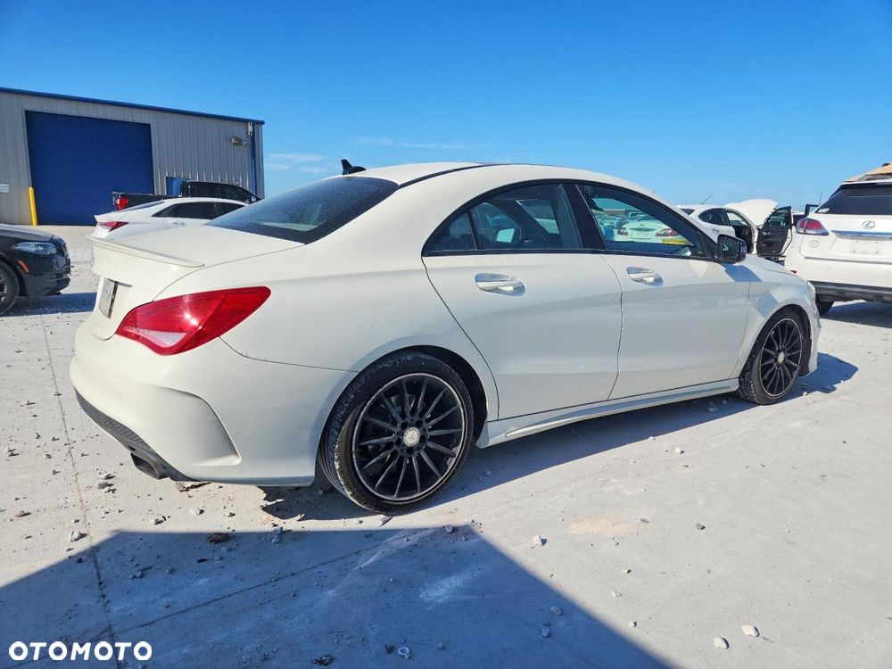 Mercedes-Benz CLA 250 7G-DCT AMG Line - 4