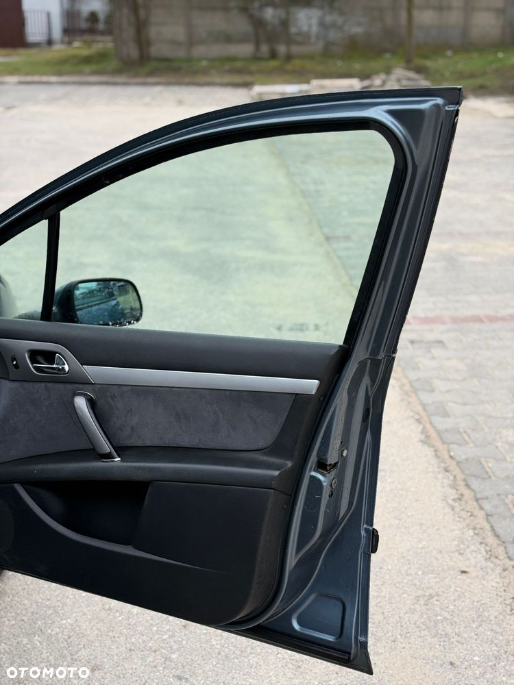 Peugeot 407 - 16