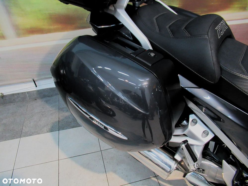 Yamaha FJR - 28