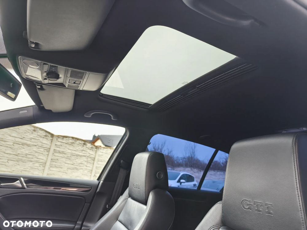 Volkswagen Golf 2.0 GTI DSG - 11