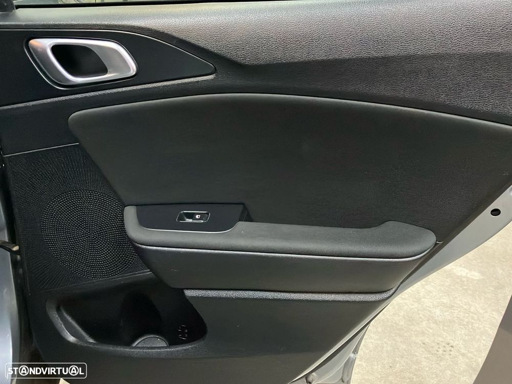 Kia XCeed 1.0 T-GDI Drive - 23