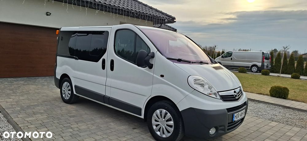 Opel Vivaro - 11