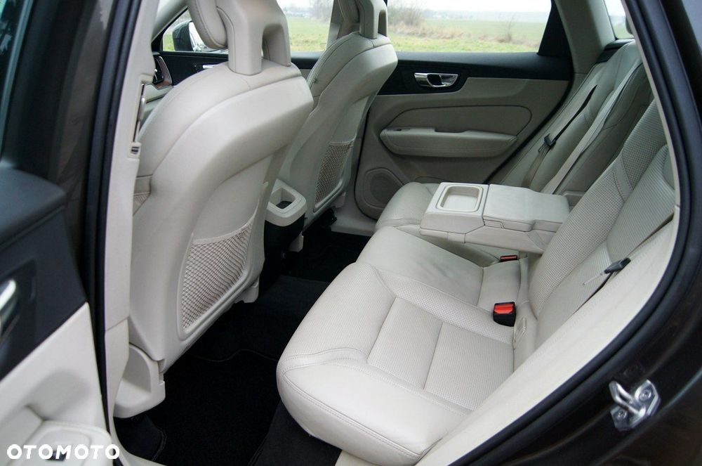 Volvo XC 60 T5 AWD Geartronic Momentum Pro - 13