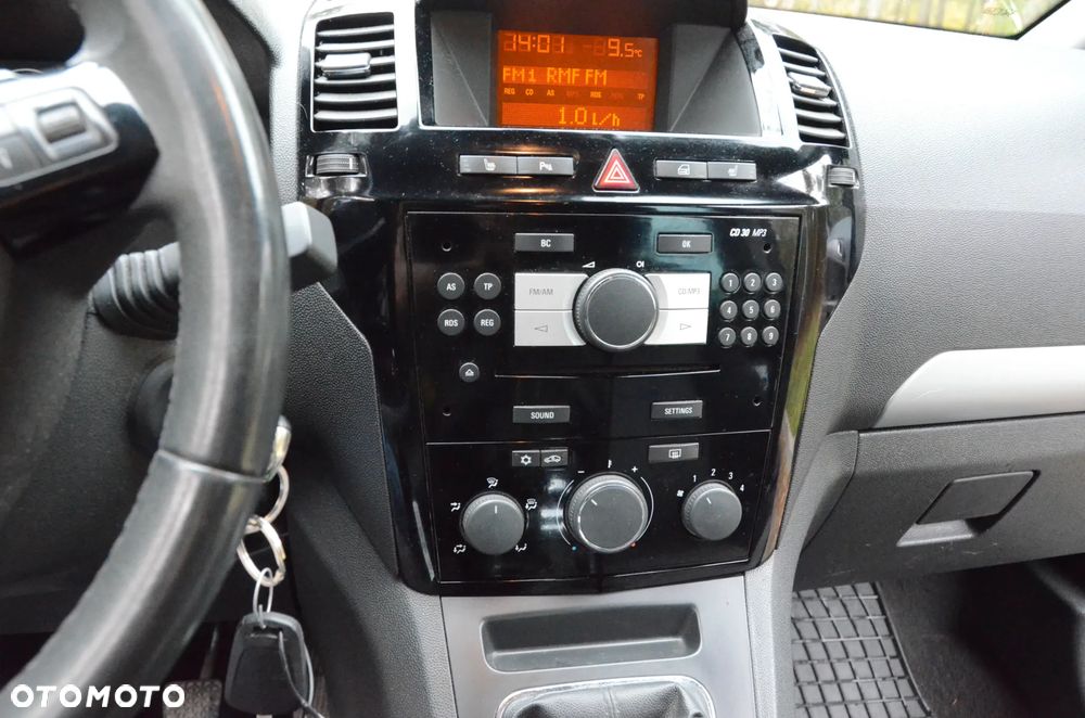 Opel Zafira 1.8 Cosmo - 19