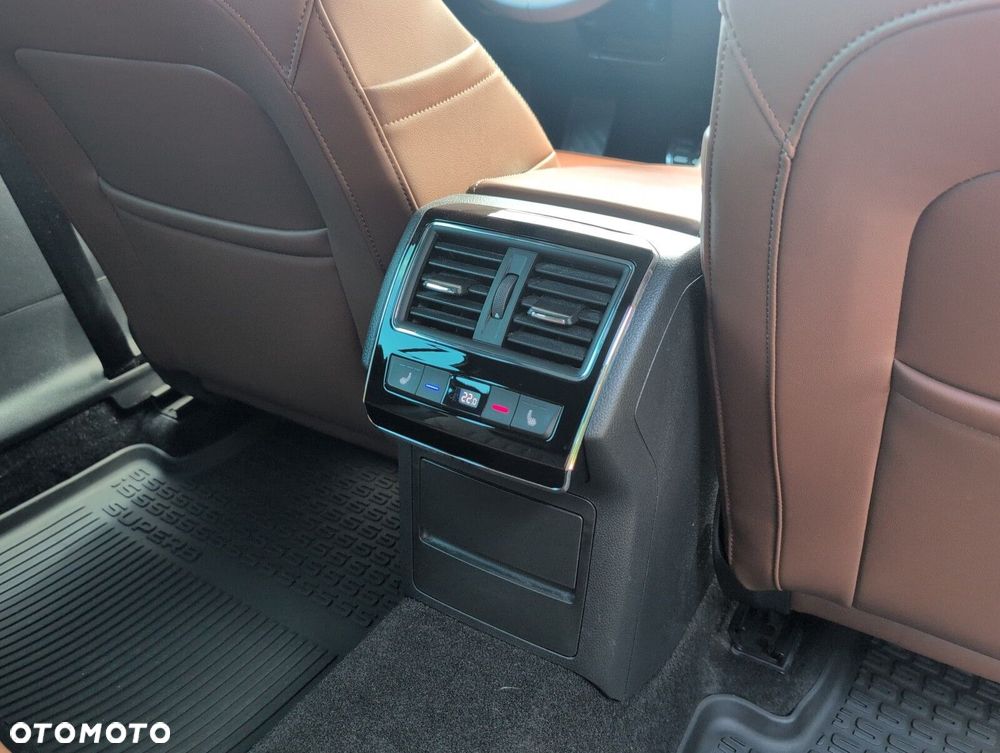 Skoda Superb 2.0 TDI SCR 4x4 L&K DSG - 16