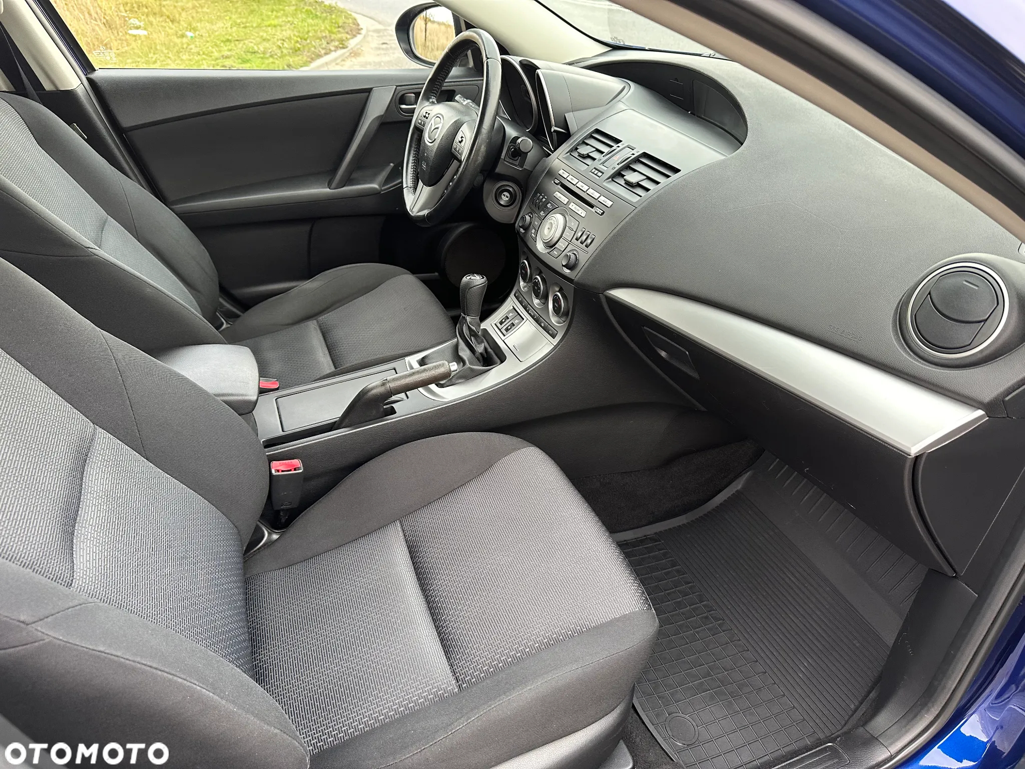Mazda 3 2.0 Exclusive + - 26