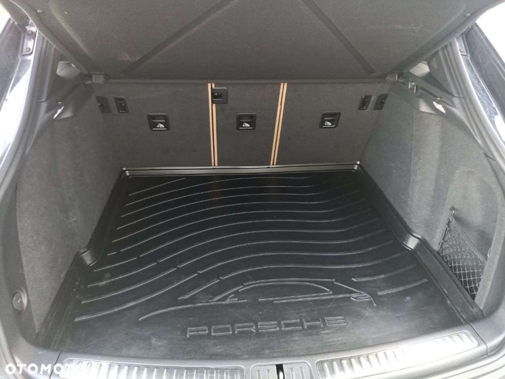 Porsche Macan Standard - 24