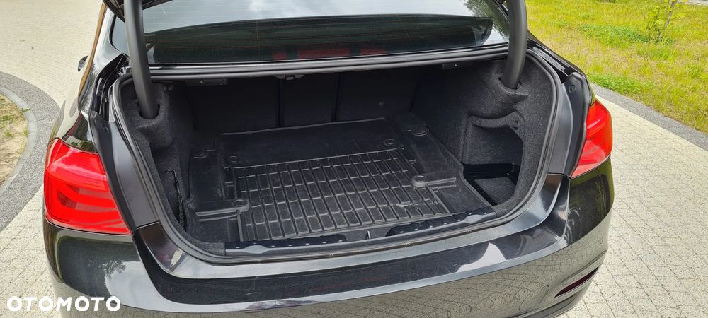 BMW Seria 3 320d Sport Line Sport - 6