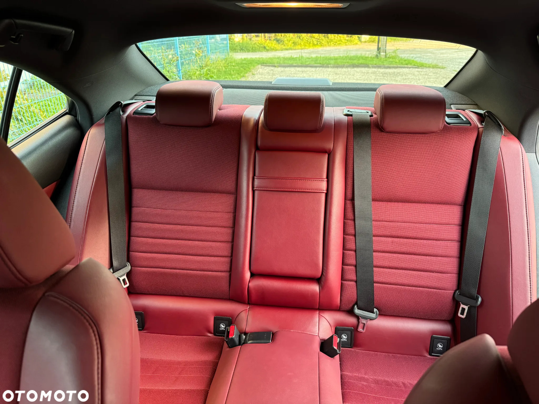 Lexus IS 200t / 300 F Sport - 13