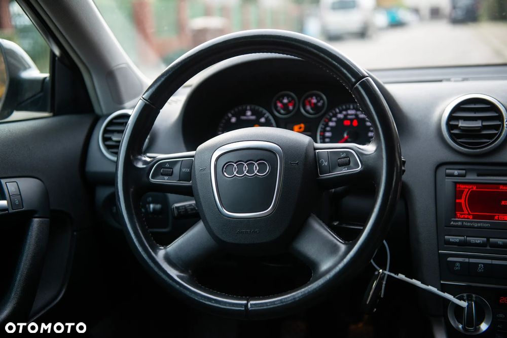 Audi A3 Sportback 1.6 TDI DPF Ambiente - 30