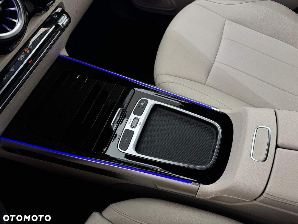 Mercedes-Benz GLB - 26