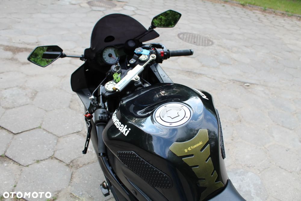Kawasaki ZXR - 8