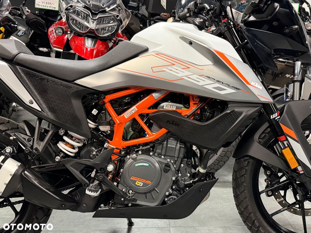 KTM Adventure - 7