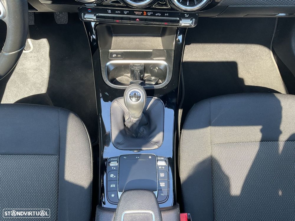 Mercedes-Benz CLA 180 d Shooting Brake Progressive Aut. - 32