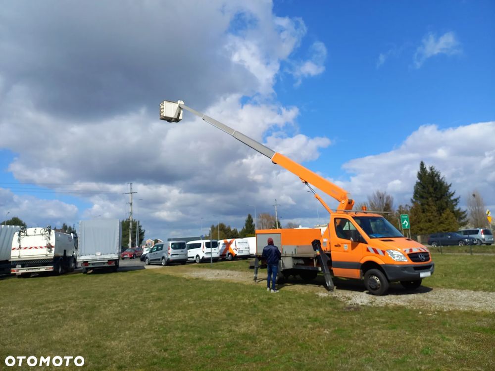 Mercedes-Benz SPRINTER - 24