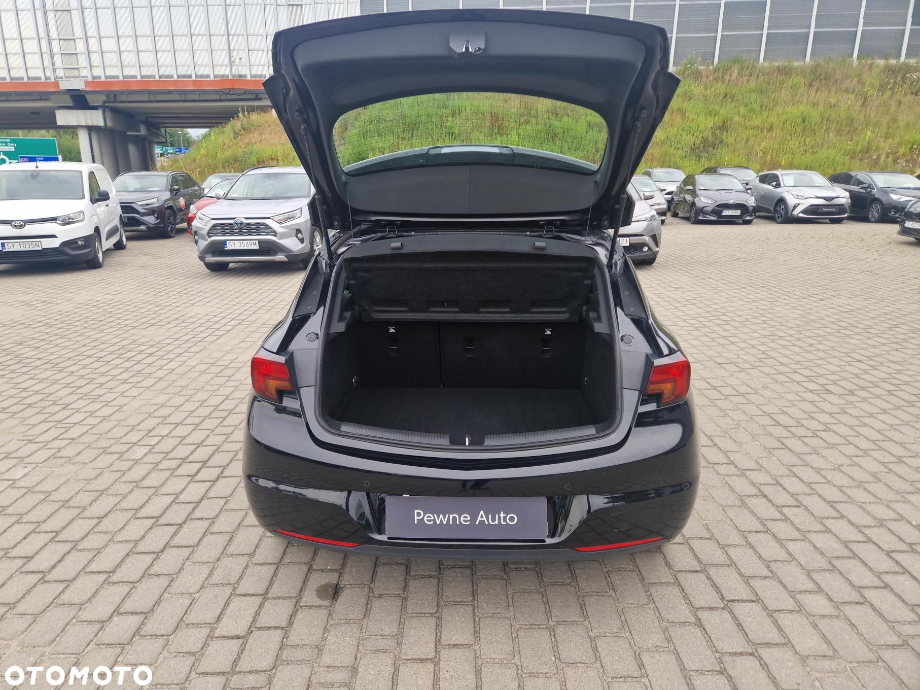 Opel Astra V 1.2 T Edition S&S - 12