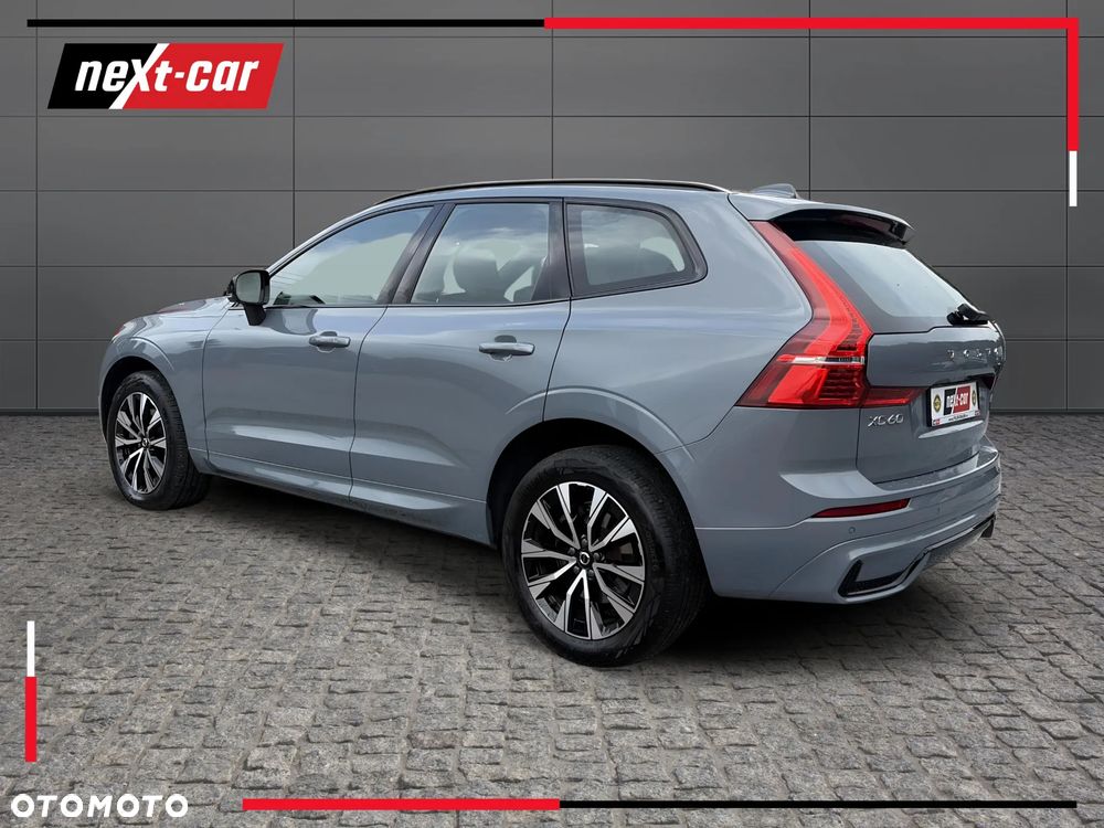 Volvo XC 60 B4 D AWD Plus Dark - 4