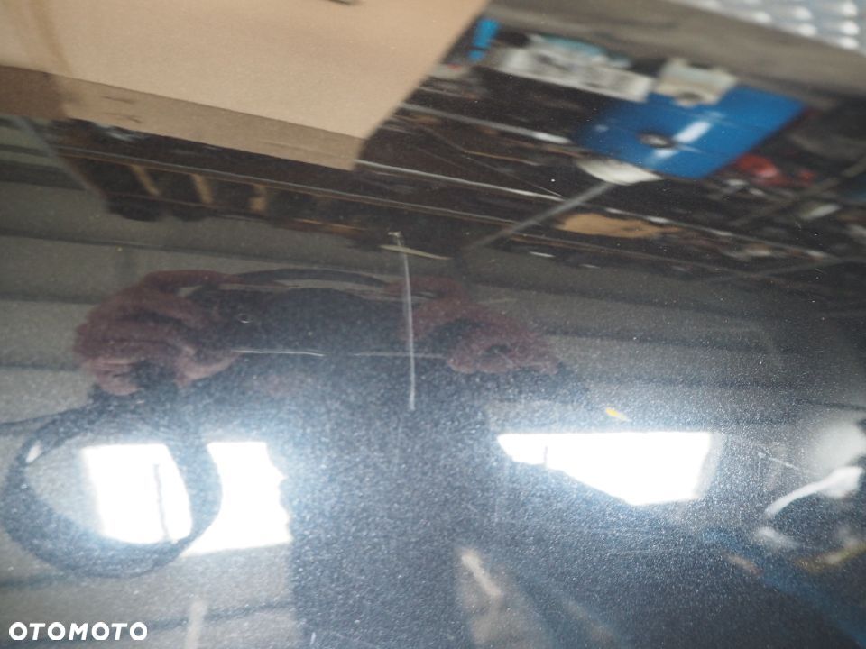 Błotnik Prawy Przedni Prawy Przód VW Touareg Kolor: LC9Z - 6