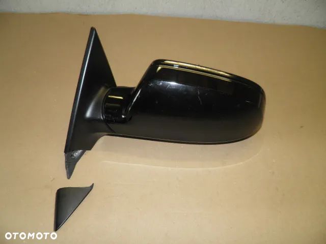 LUSTERKO LEWE AUDI A5 6-PIN LY9B - 5