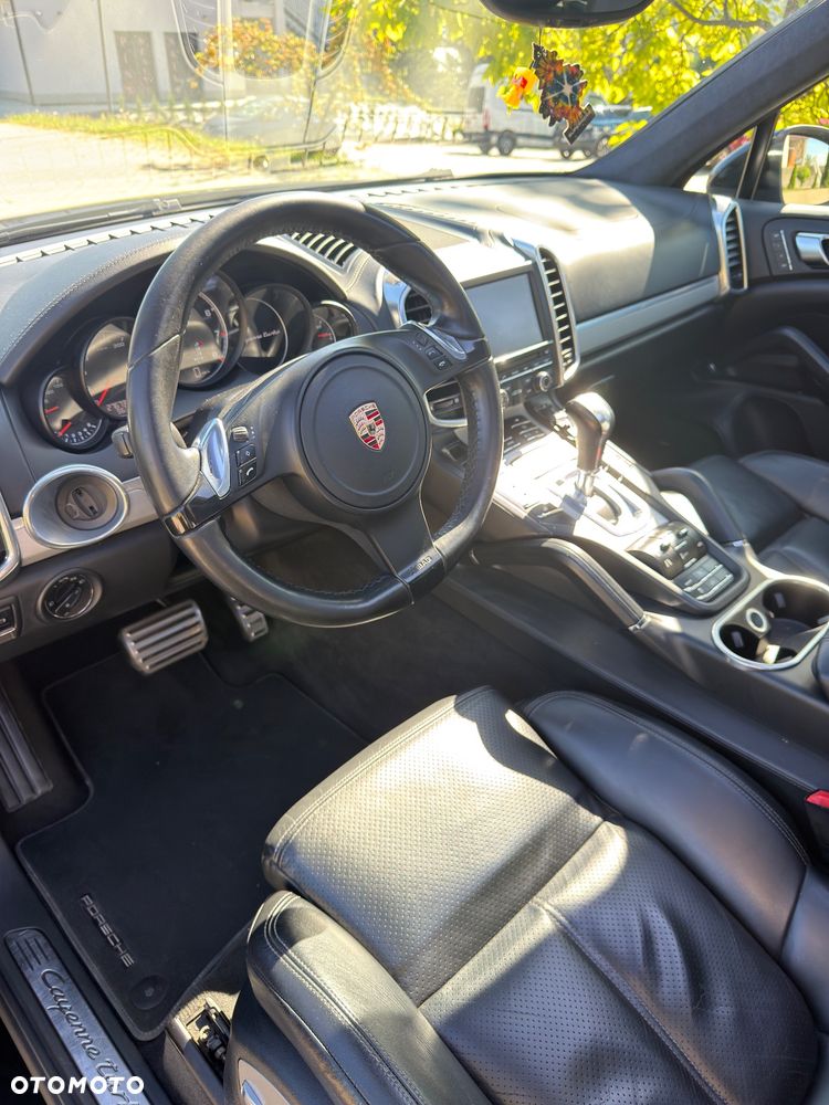 Porsche Cayenne - 25